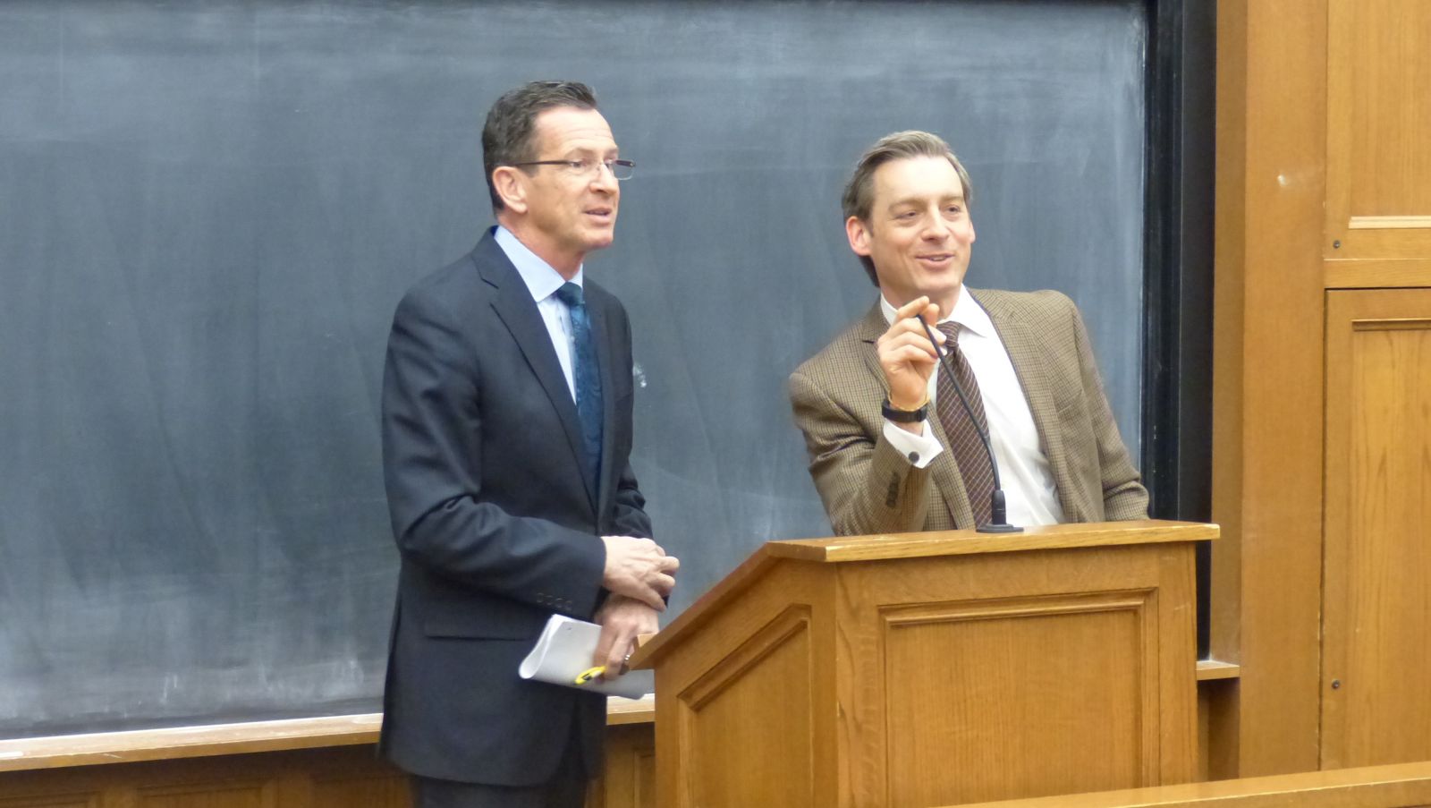 ISPS Director Jacob Hacker introduces Governor Dannel Malloy