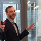Seth Stephens-Davidowitz speaks in a classroom